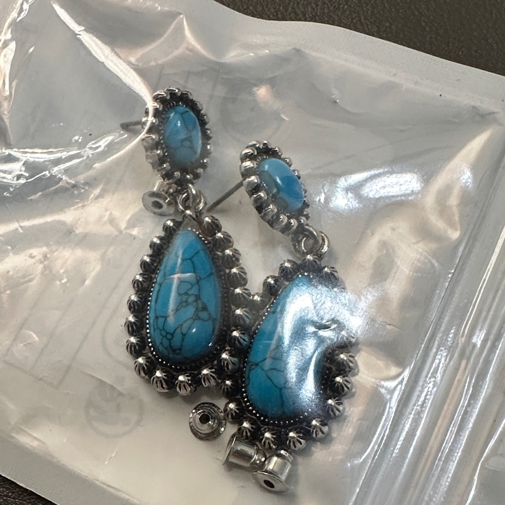 🌺Turquoise Teardrop Silver Dangle Earrings - Blue Stone